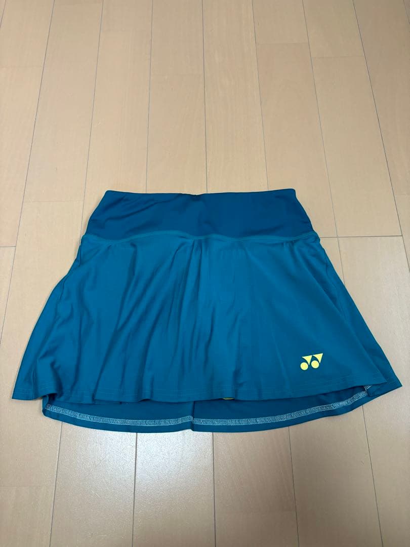 ヨネックス 半袖トップスとフレアスカート セット