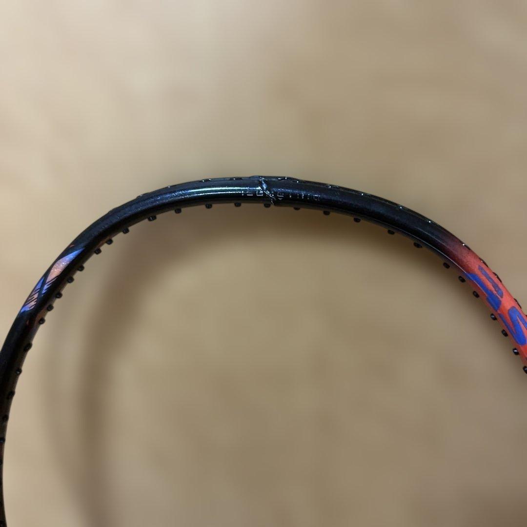 バドミントン【ジャンク品】アストロクス77Pro ヨネックス　4UG5
