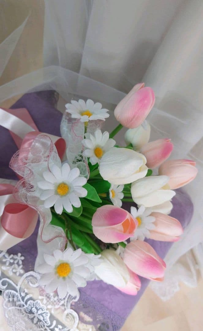 56チューリップとマーガレットのブーケ　結婚式や入学のお祝いに 如何でしょう