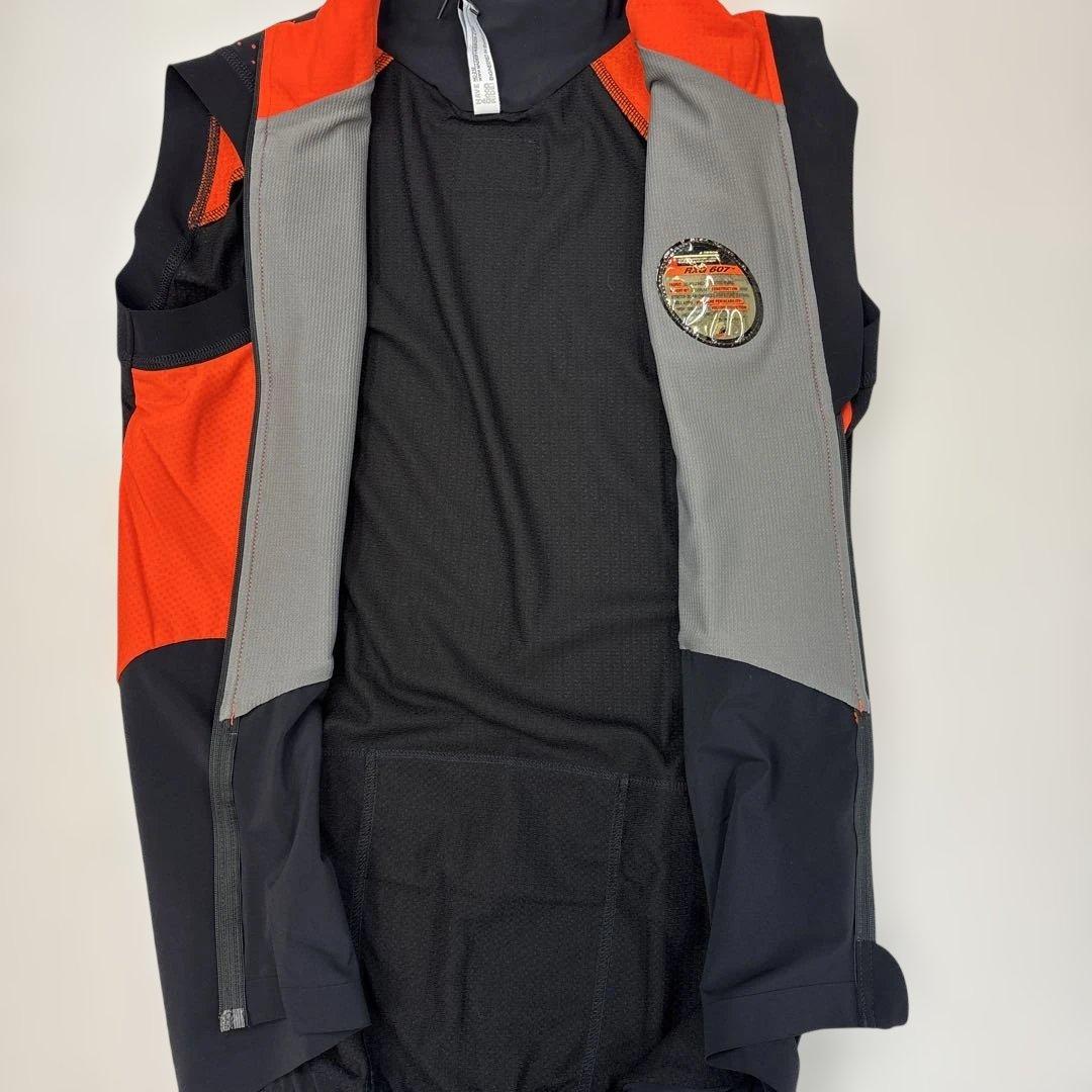 【新品】アソス　サイクルジレ オレンジー/ブラック EQUIPE sサイズ