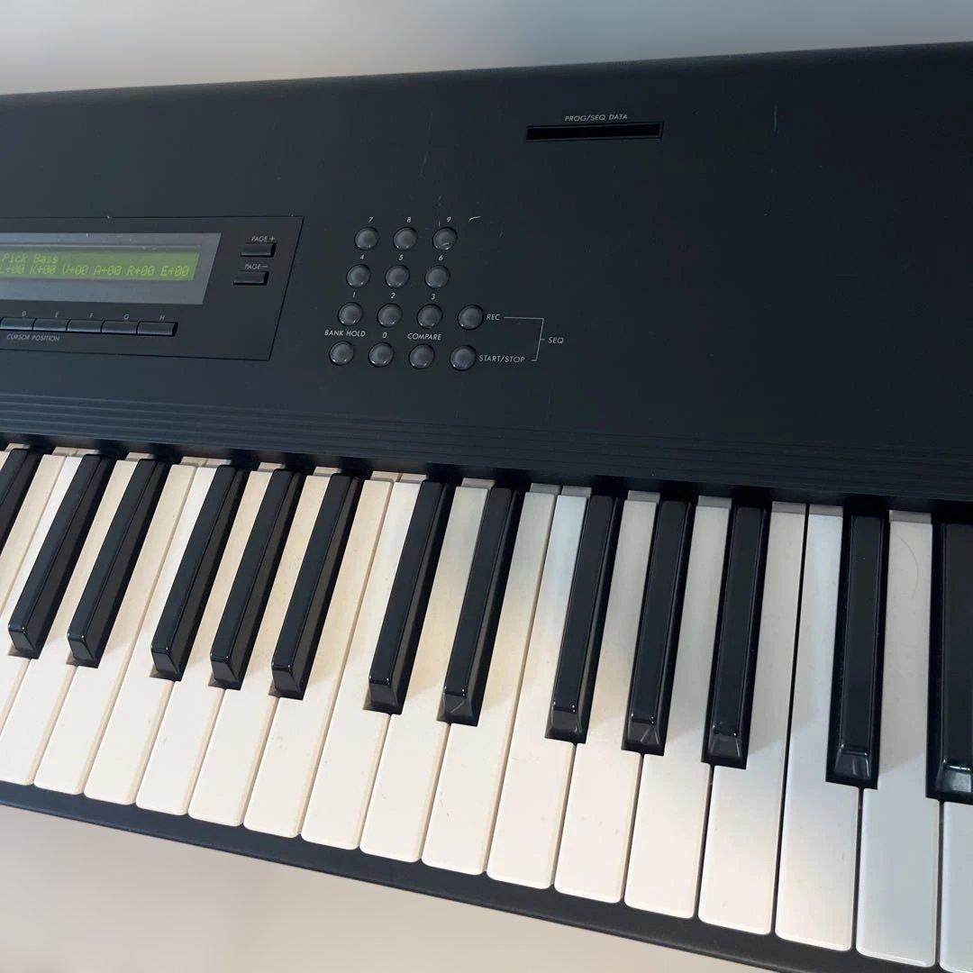名器　KORG　M1　61鍵盤 シンセサイザー　電池交換済み