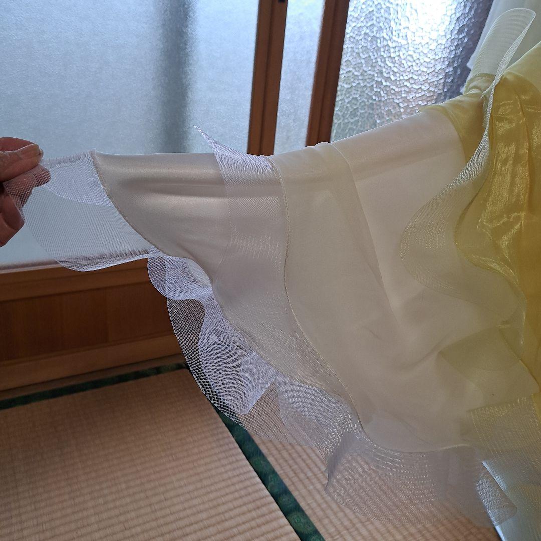 黄色いビーズ装飾スタンダードドレスフジタドレス