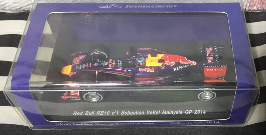 1/43 レッドブル ルノー RB10 マレーシアGP 2014 ベッテル 鈴鹿