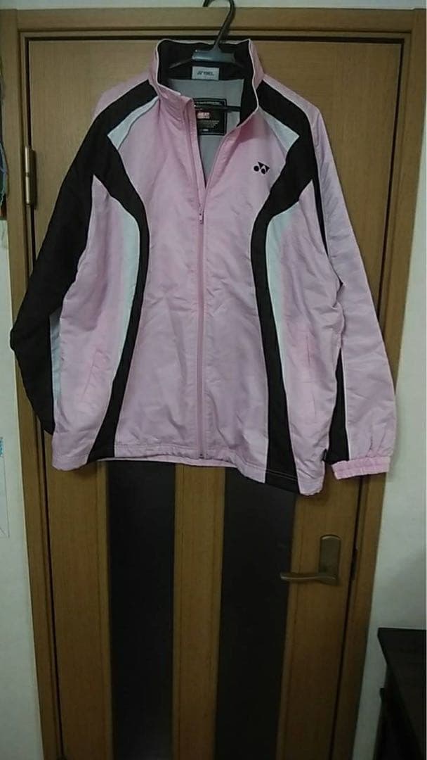 ヨネックス(YONEX)ウインドブレーカー (フード付き襟収納)&パンツ