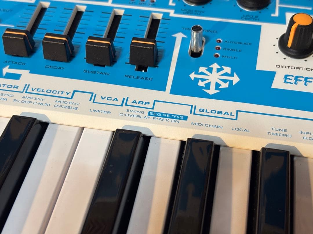 BASS STATION II Swifty Edition シンセサイザー