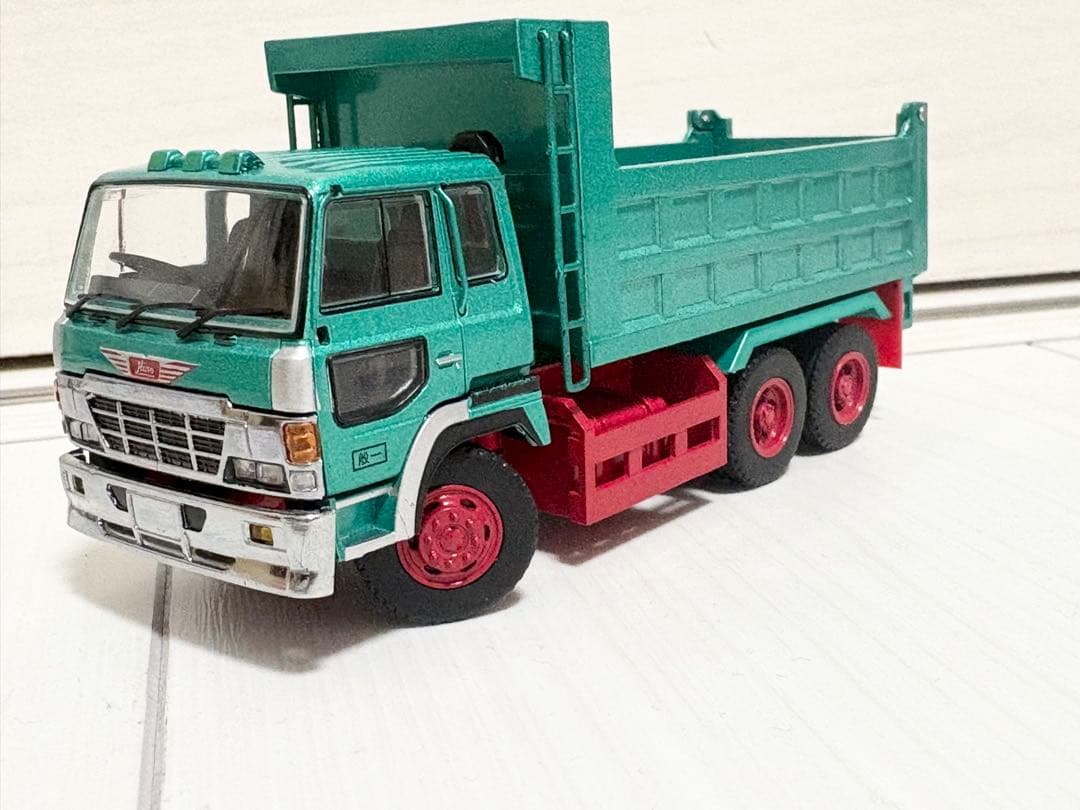 週末価格《新品箱付》1:64 HINO ダンプ　トラック　ミニカー