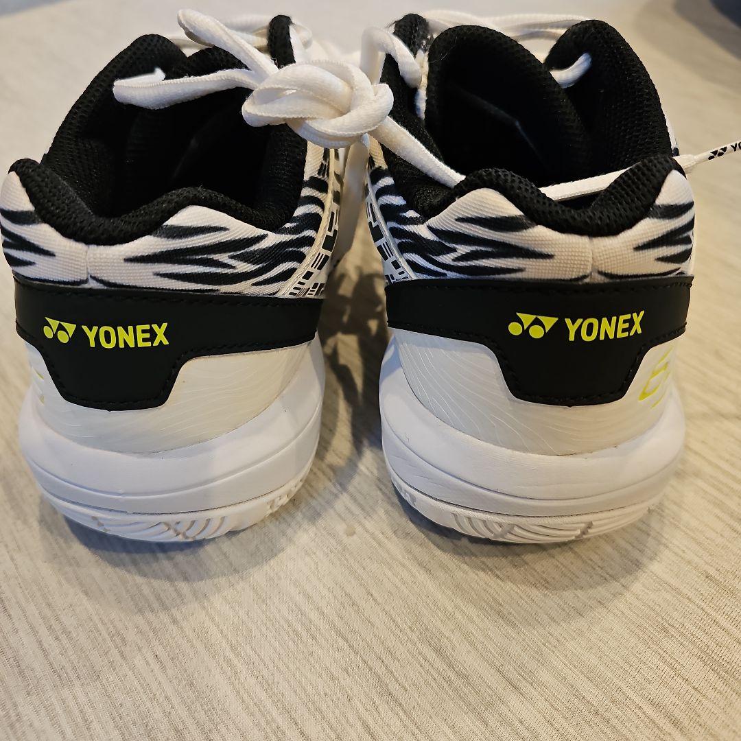 美品 バトミントン YONEX ヨネックス 桃田選手モデル 25.5cm