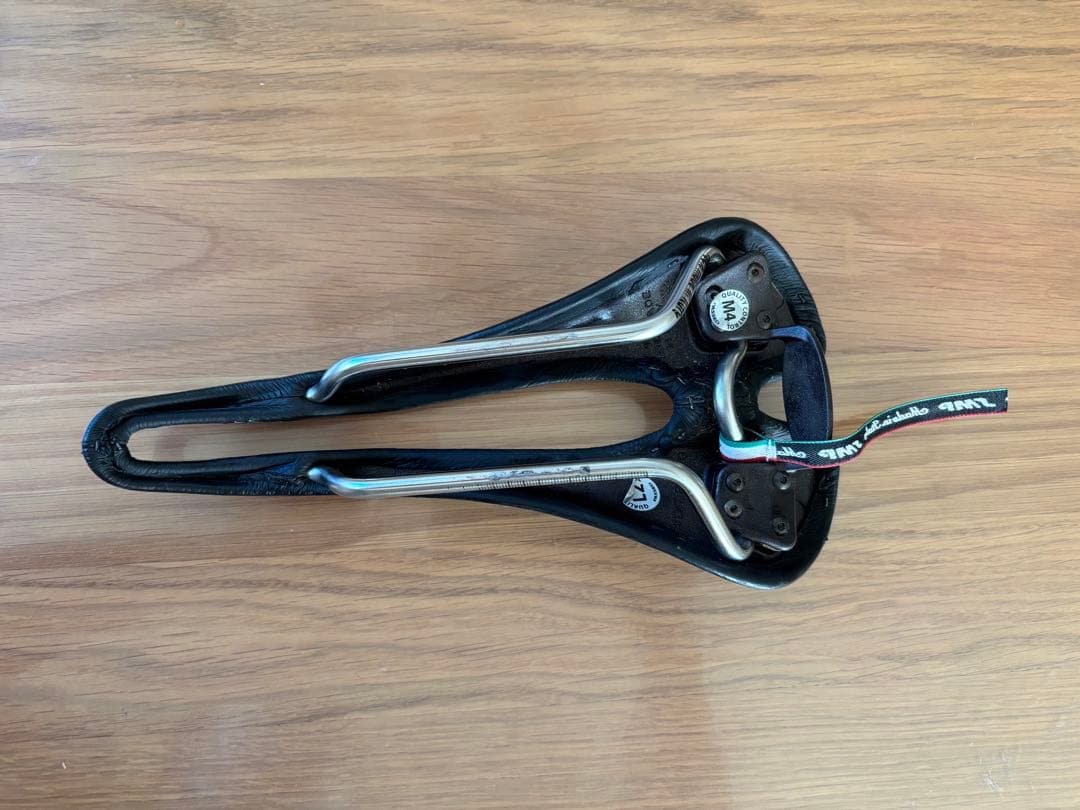 Selle SMP compassit サドル