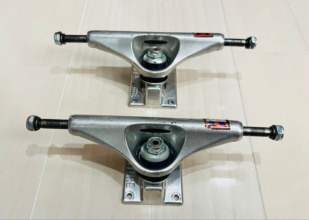 Venture トラック　V-HOLLOW LIGHTS 5.2 LO 正規品