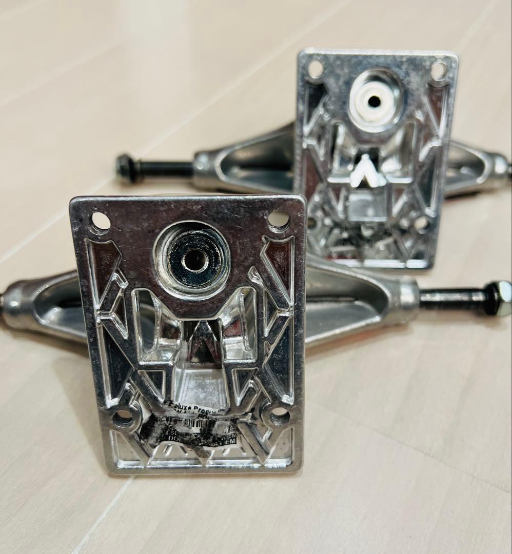 Venture トラック　V-HOLLOW LIGHTS 5.2 LO 正規品