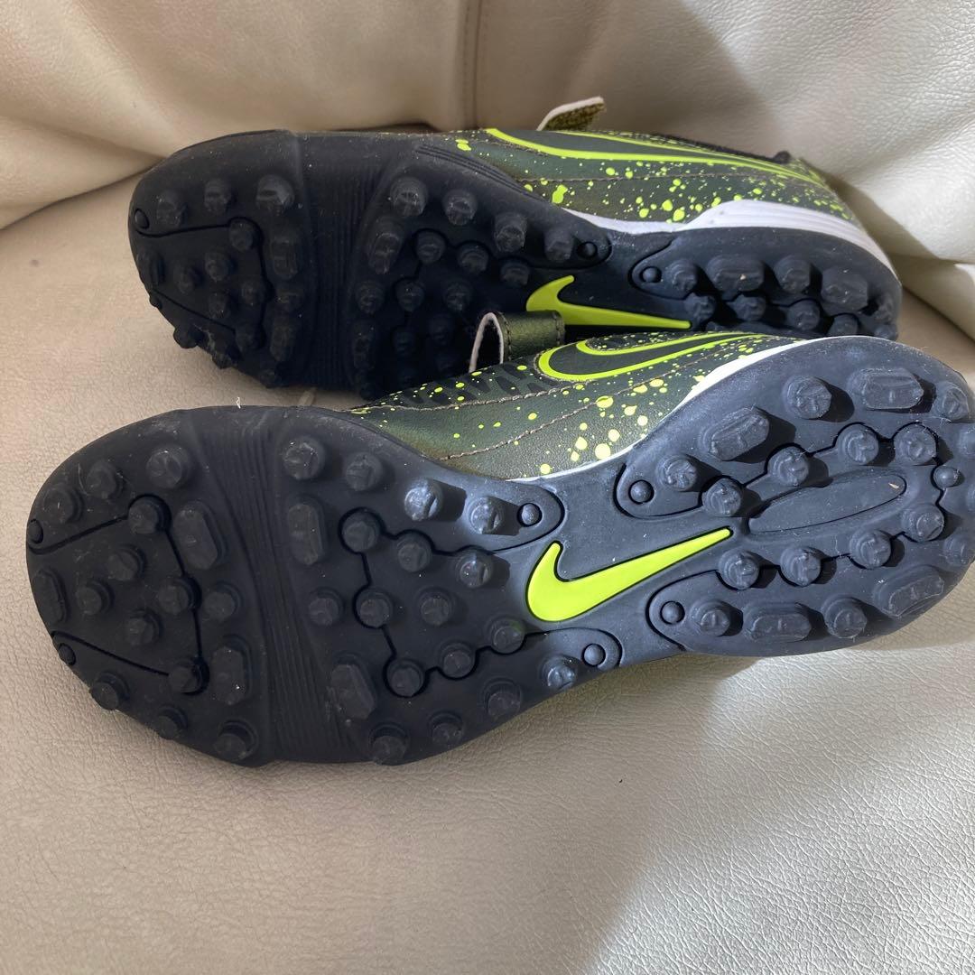 NIKE スパイク　サッカーシューズ　19センチ
