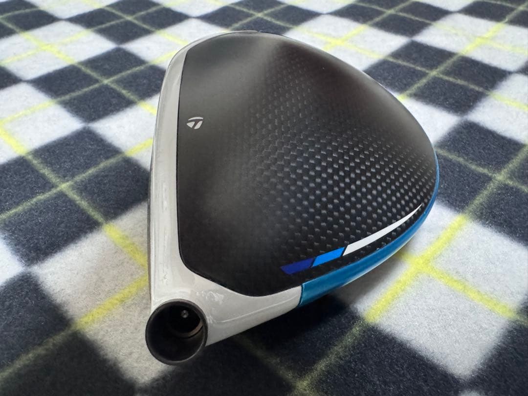 TaylorMade SIM2MAX 10.5° ドライバーヘッドとヘッドカバー