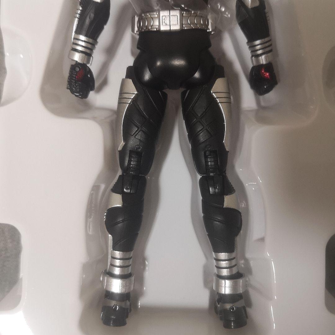S.H.Figuarts 真骨彫製法 仮面ライダーカブト ライダーフォーム
