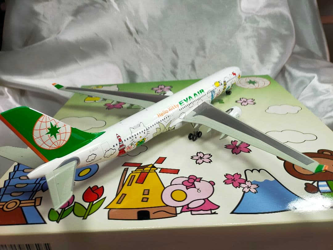 1/200 エバーエアー エアバスA330-300　ハローキティアラウンド〜