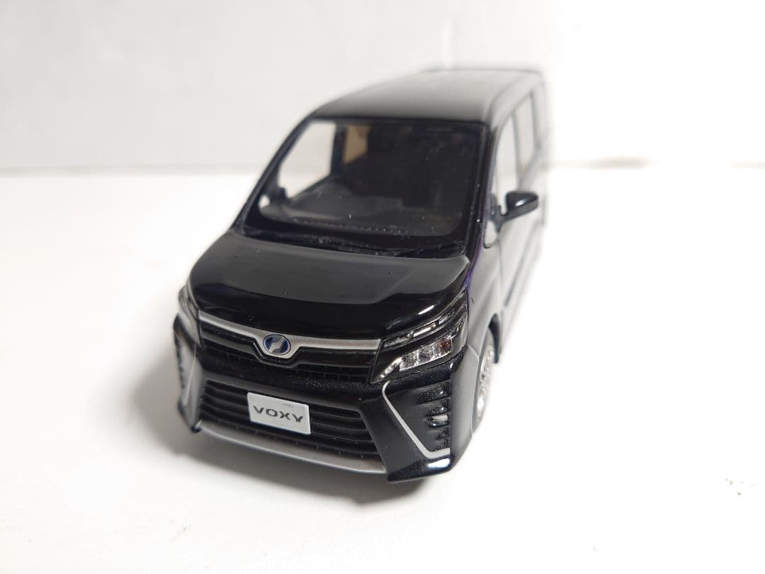 VOXY HYBRID 1/30 ミニカー 黒 ヴォクシーハイブリッド 非売品
