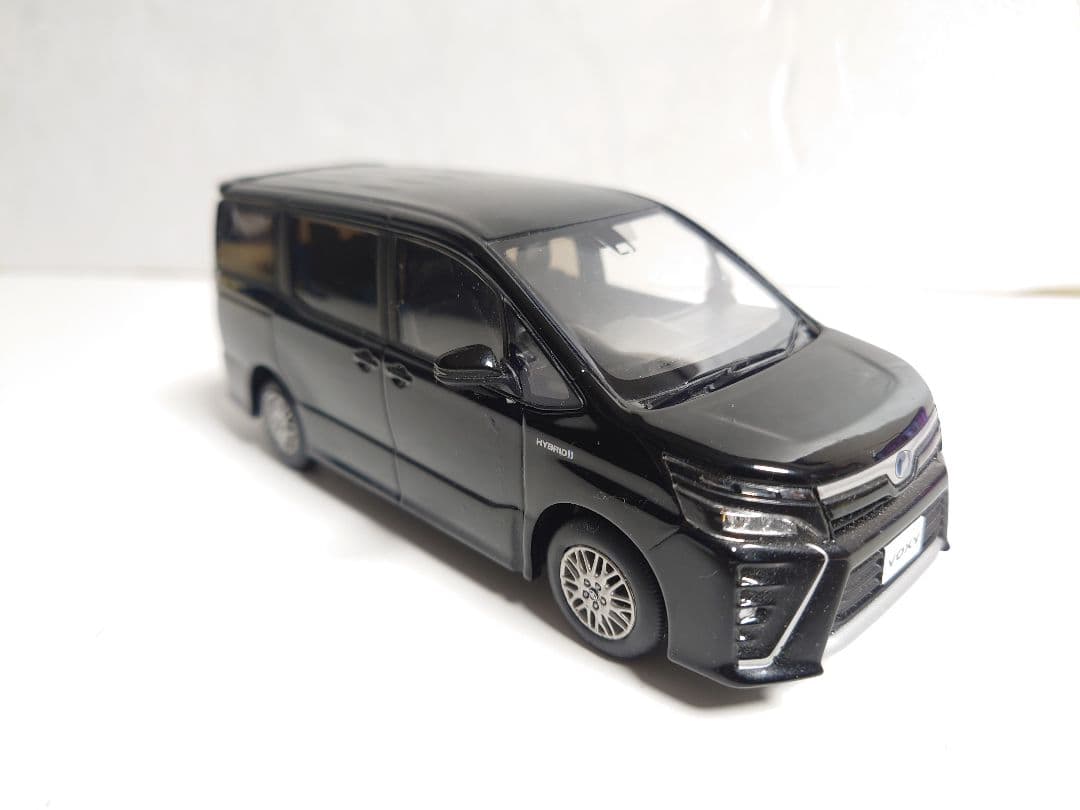 VOXY HYBRID 1/30 ミニカー 黒 ヴォクシーハイブリッド 非売品