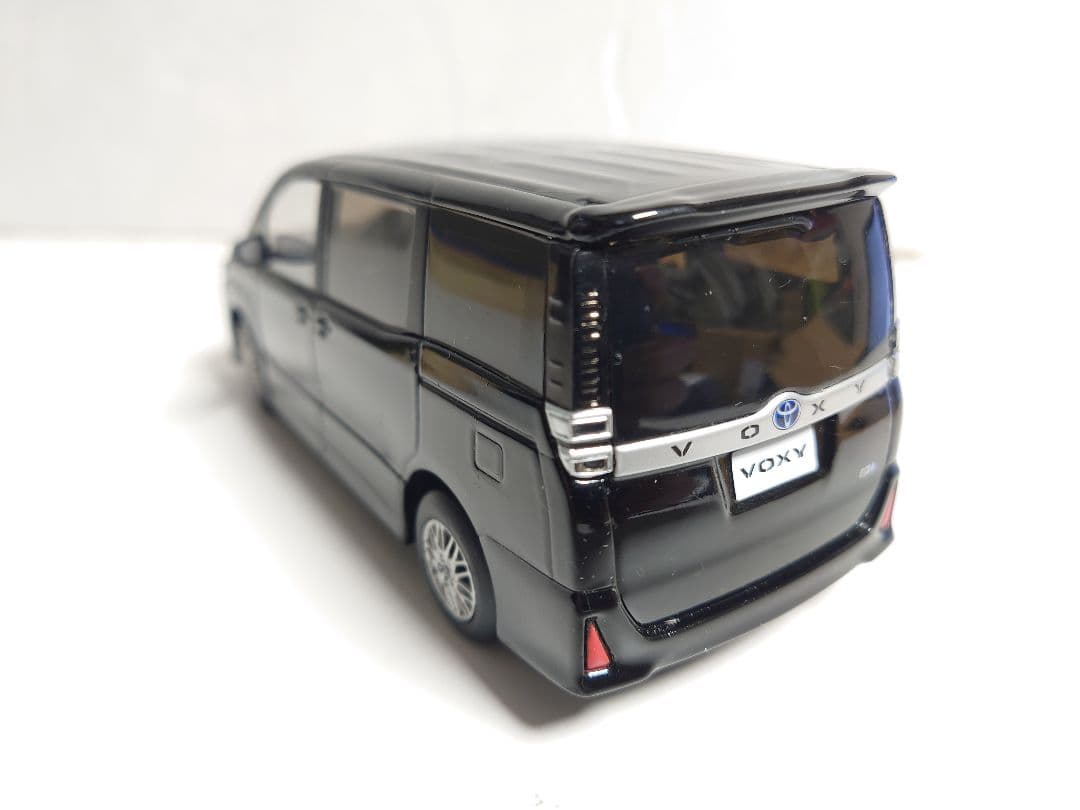 VOXY HYBRID 1/30 ミニカー 黒 ヴォクシーハイブリッド 非売品