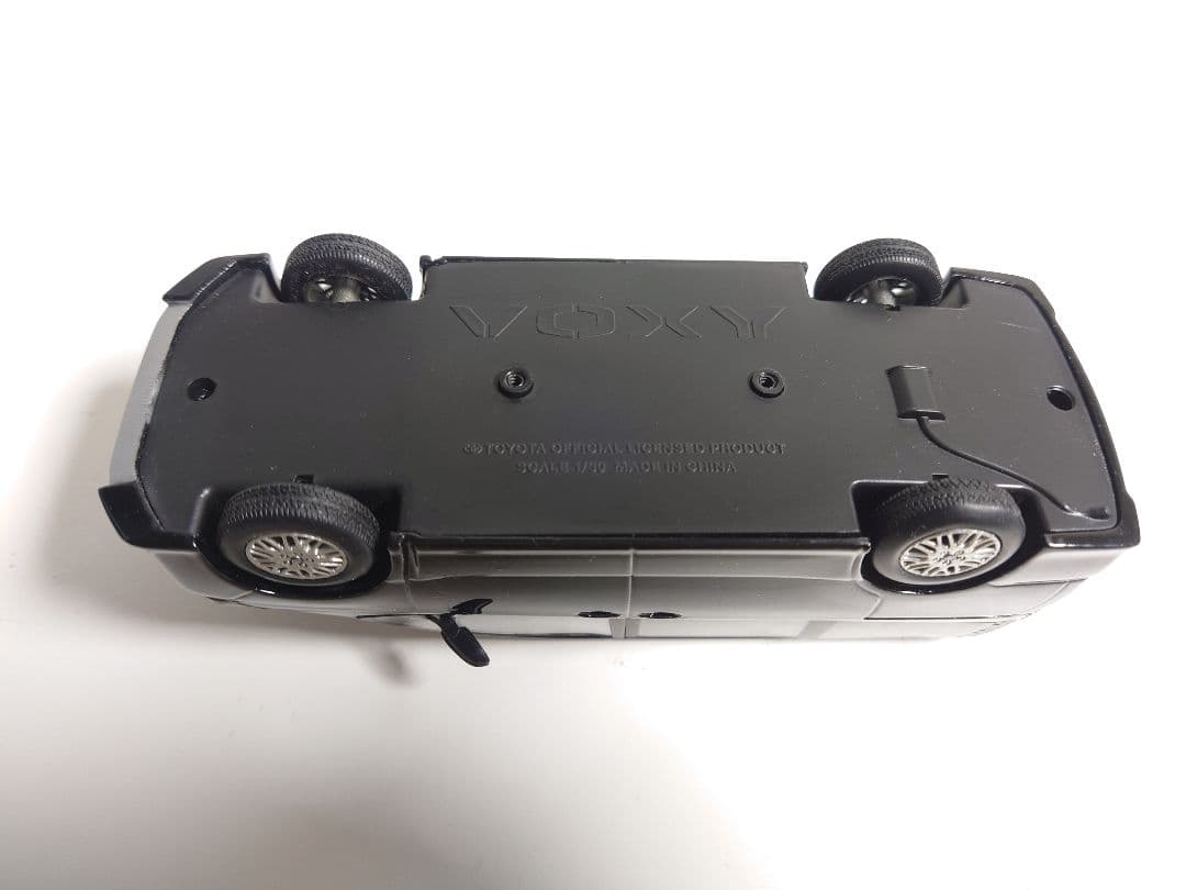VOXY HYBRID 1/30 ミニカー 黒 ヴォクシーハイブリッド 非売品