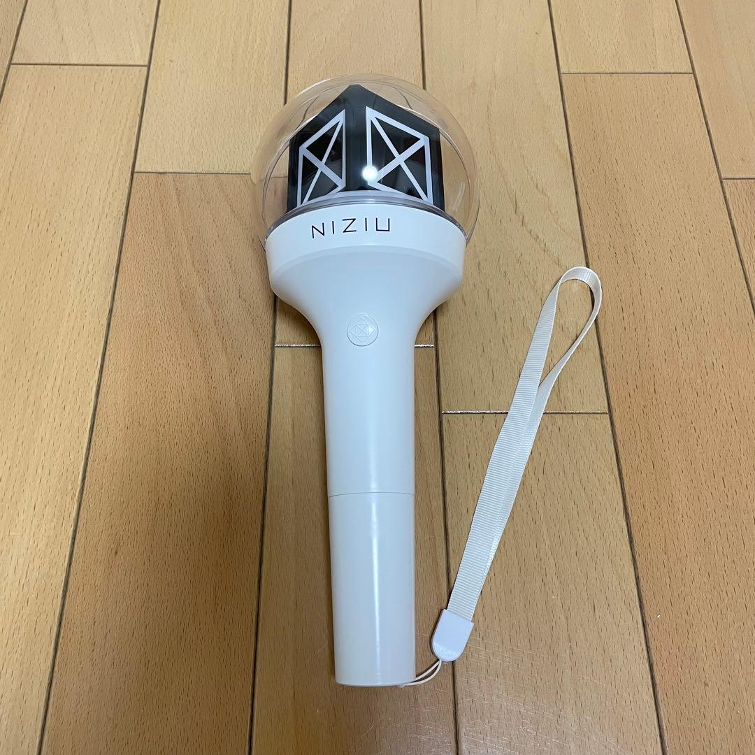 NiziU OFFICIAL LIGHT STICK ペンライト 付属品あり