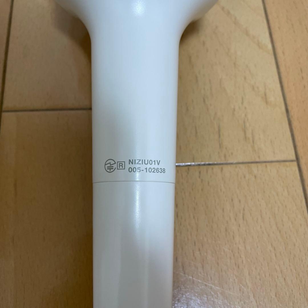 NiziU OFFICIAL LIGHT STICK ペンライト 付属品あり