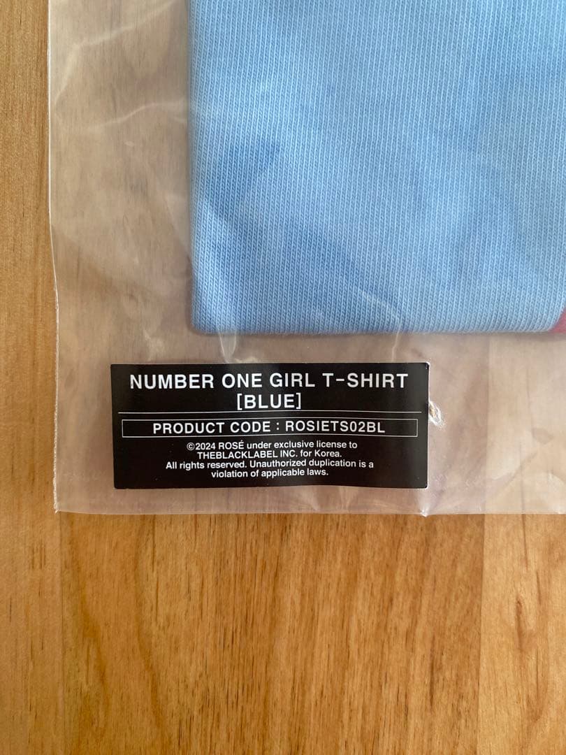 BLACK PINKロゼ rosie Number One Girl Tシャツ