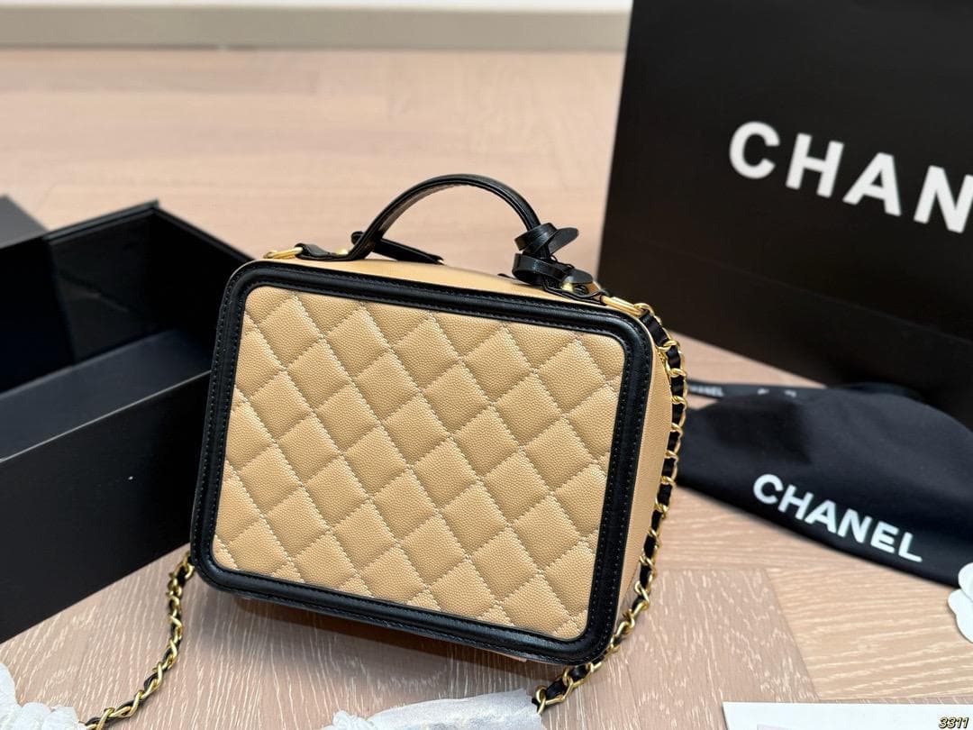 ノベルティ トランクケース CCフィリグリー キャビアスキン 21cm