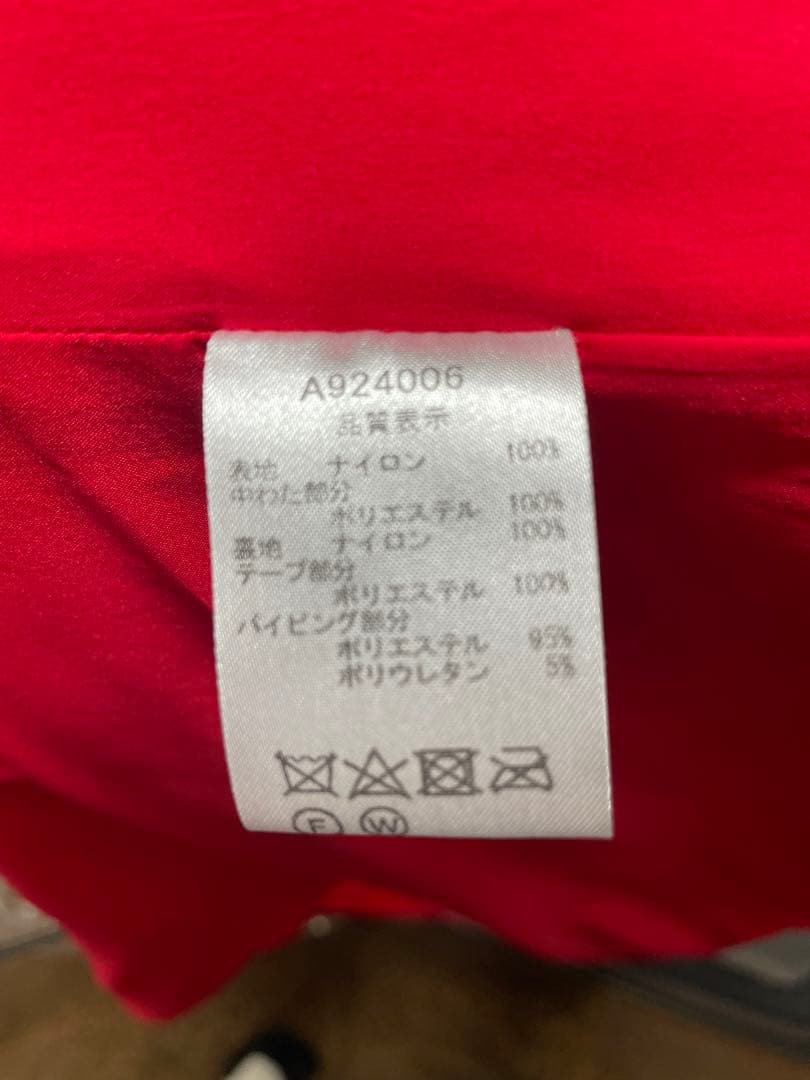 アルチビオ　フード付きダウンベスト