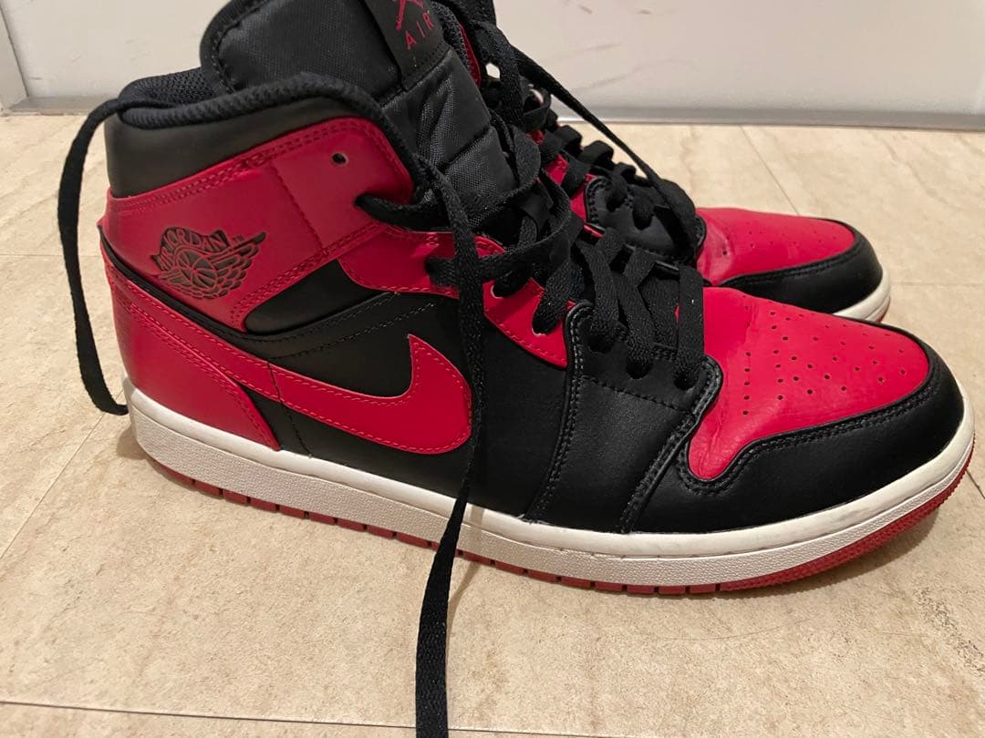 Nike Air Jordan 1 赤黒 ミッド　28cm