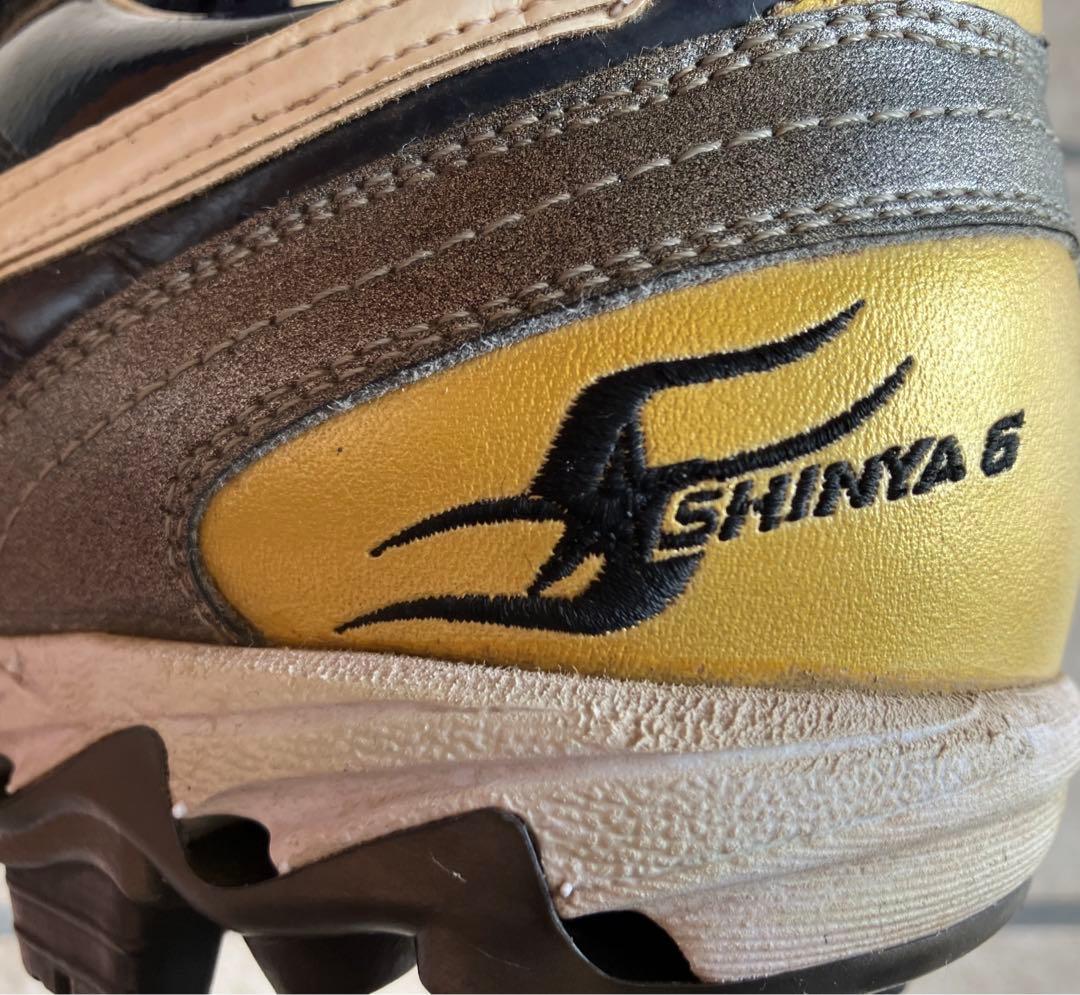 東京ヤクルトスワローズ・宮本慎也選手　使用スパイク(26.5cm)