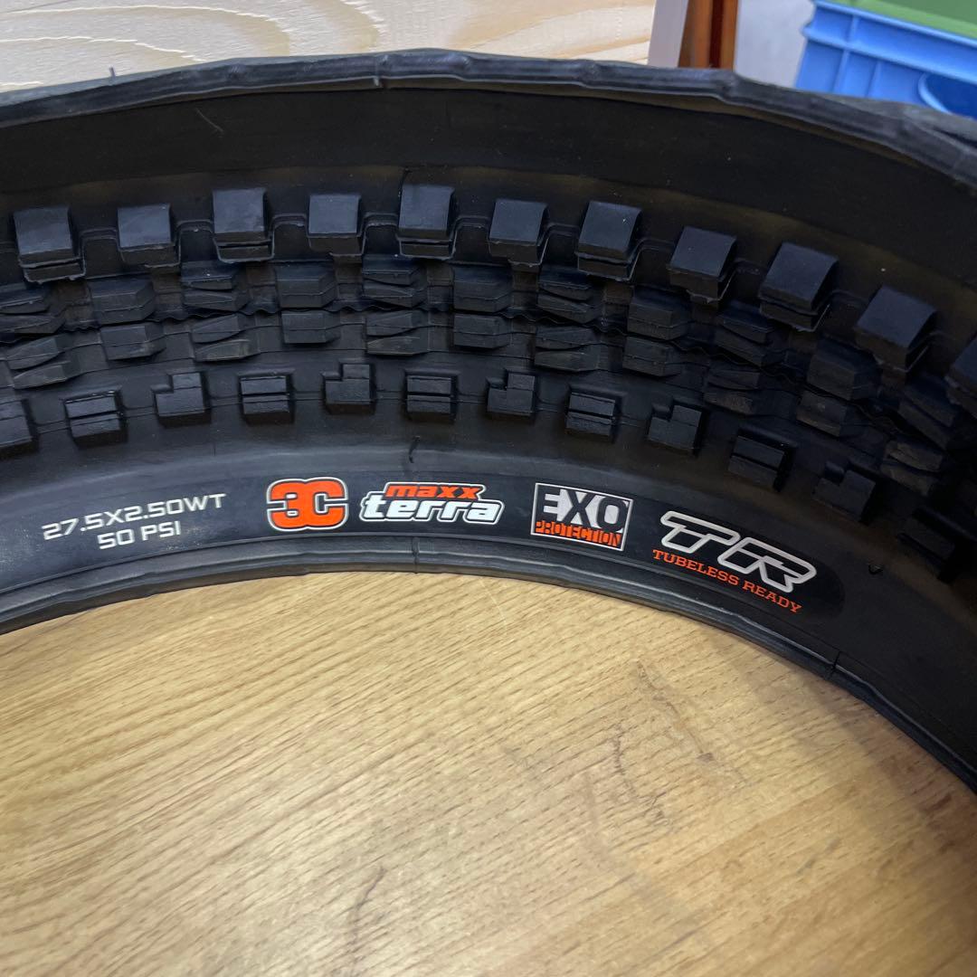 MAXXIS MINION DHF 27.5×2.50WT タイヤ