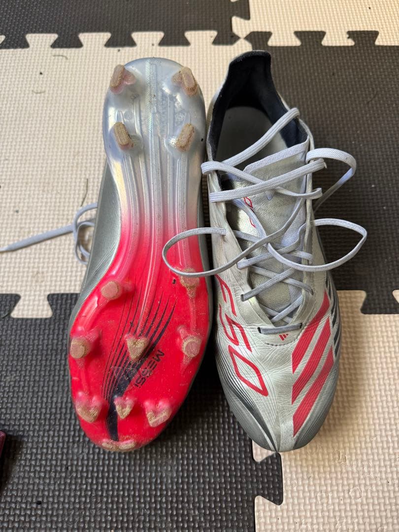 adidas F50 サッカーシューズ スパイク シルバーレッド