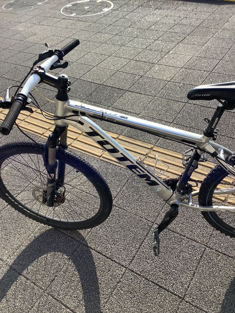 TOTEM マウンテンバイク 26インチ・DISCブレーキ、迫力ある車体
