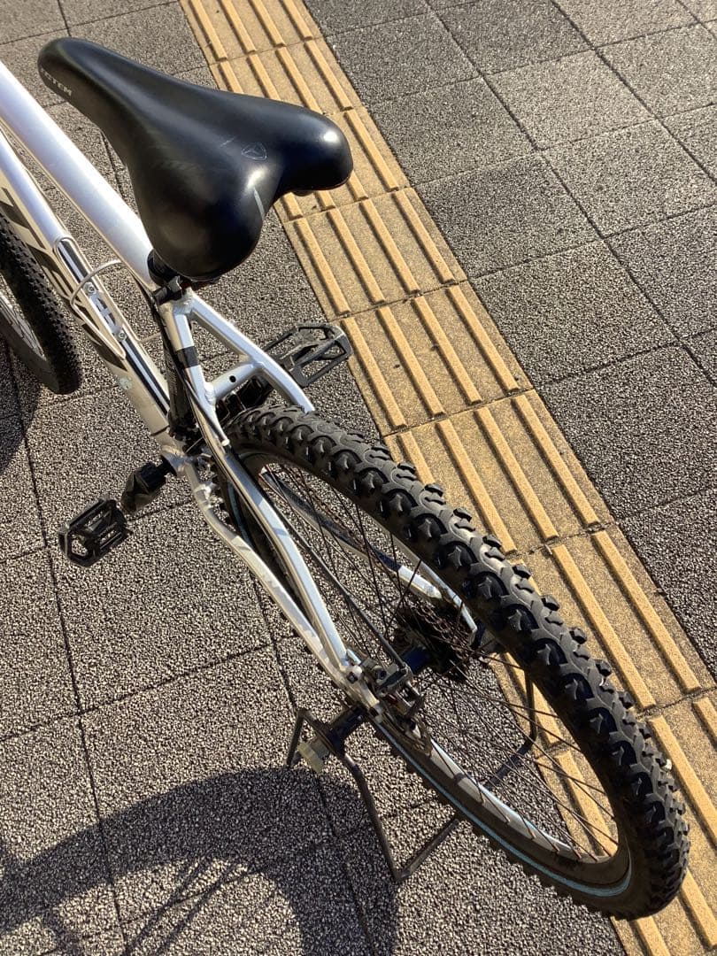 TOTEM マウンテンバイク 26インチ・DISCブレーキ、迫力ある車体