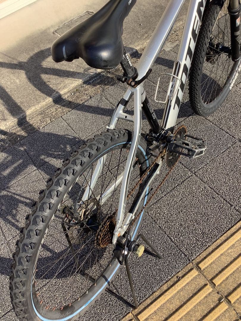 TOTEM マウンテンバイク 26インチ・DISCブレーキ、迫力ある車体
