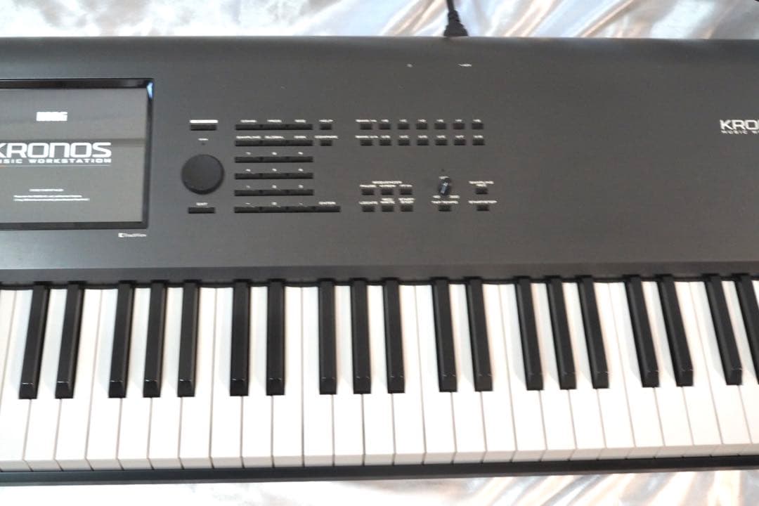 KORG KRONOS X 88　シンセサイザー