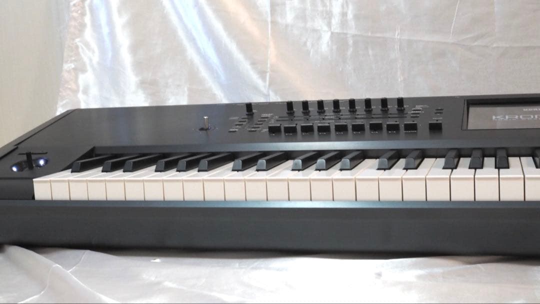 KORG KRONOS X 88　シンセサイザー