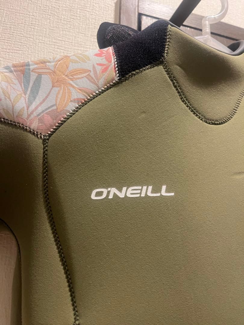 美品‼️O'NEILL レディース　カーキ　ロンスプ L〜XL