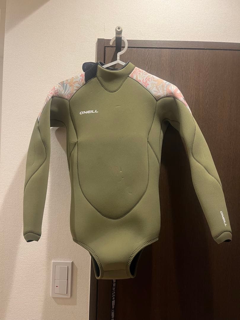 美品‼️O'NEILL レディース　カーキ　ロンスプ L〜XL