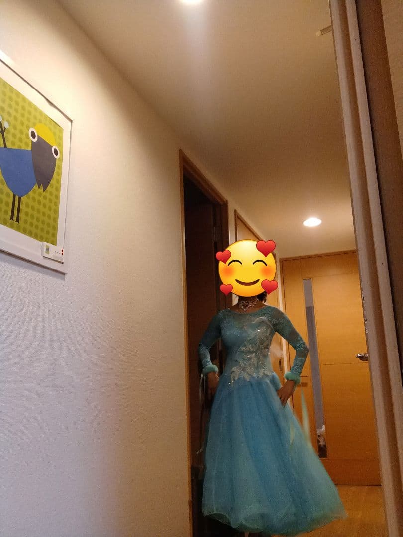 水色の長袖フレアドレス新品未使用