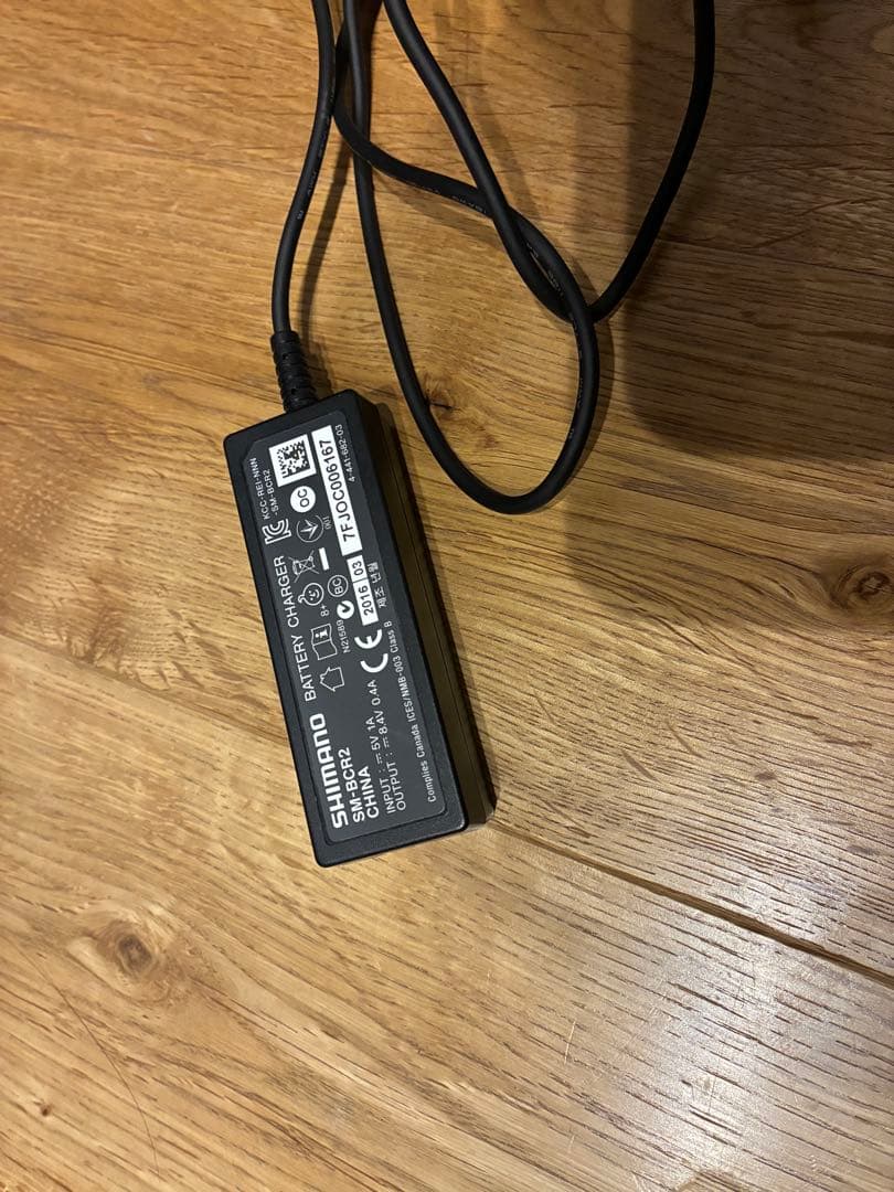 シマノ　di2 充電器　SM-BCR2 バッテリーチャージャー