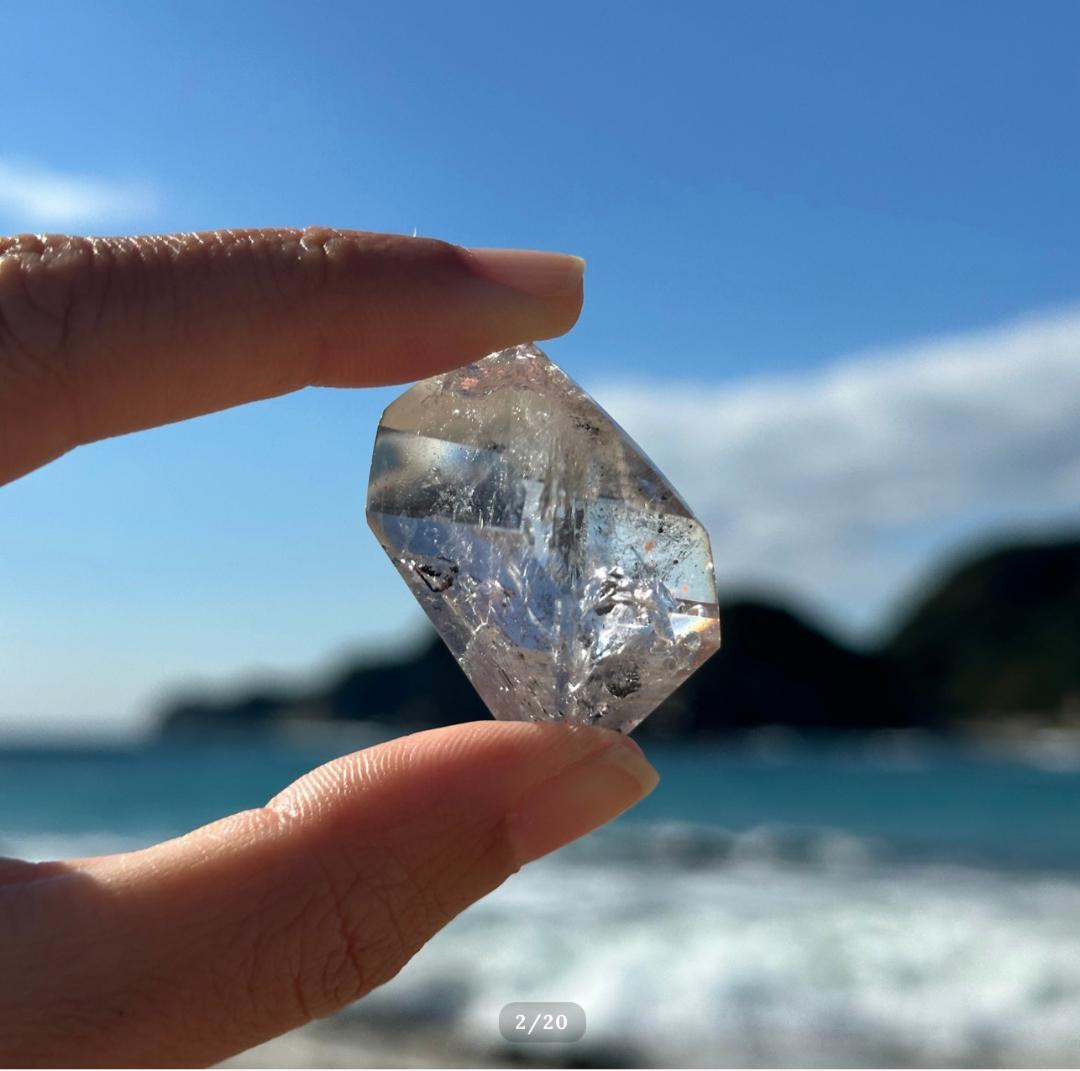 【水入り 水晶】ポイント エンハイドロ クォーツ アイリス クォーツ