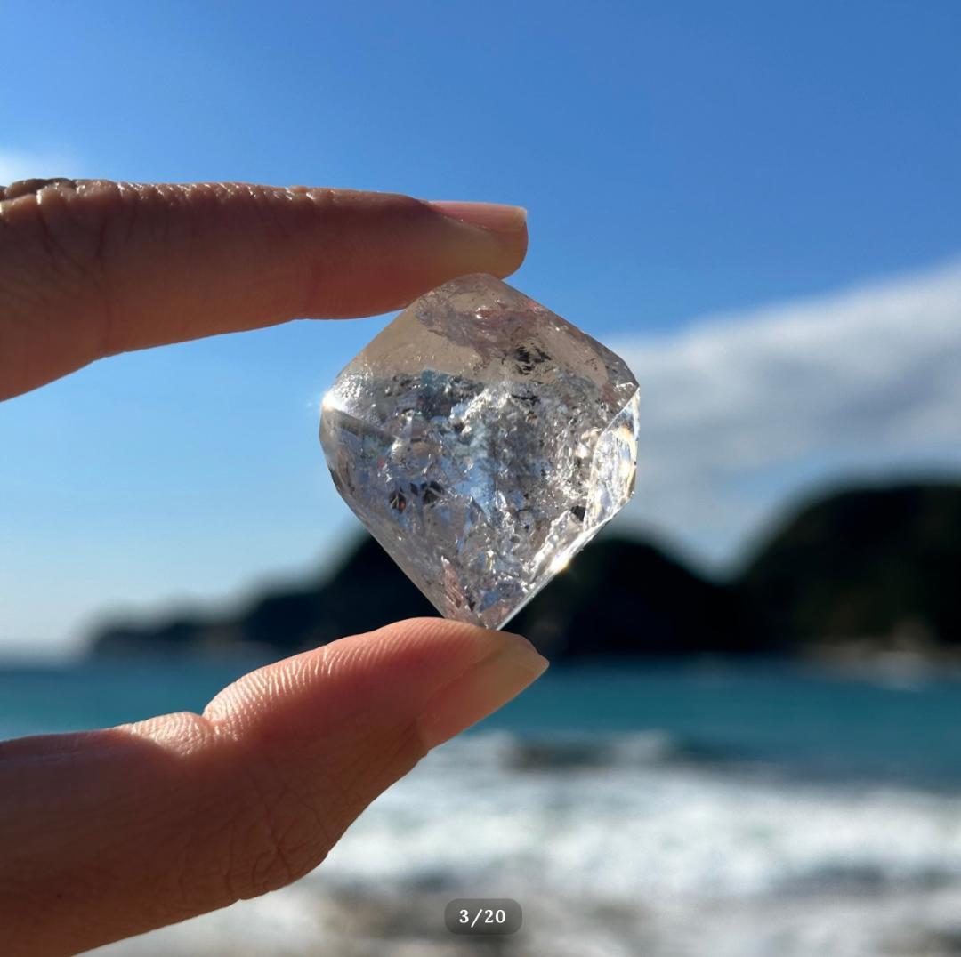 【水入り 水晶】ポイント エンハイドロ クォーツ アイリス クォーツ