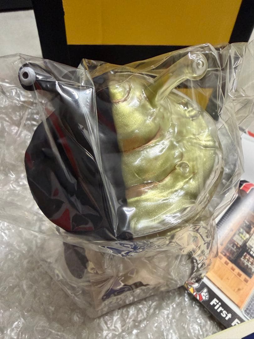 シークレットベース　ウルトラQ フィギュア ゴールド ブラック　カネゴン