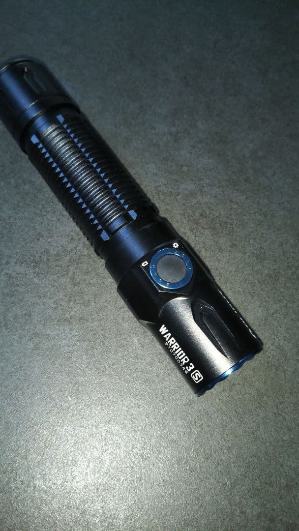 OLIGHT（オーライト）WARRIOR 3S タクティカルライト