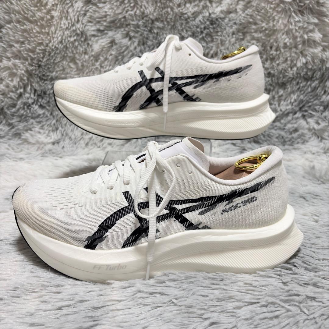 美品✨asics MAGIC SPEED 4 26.0 ランニングシューズ 白