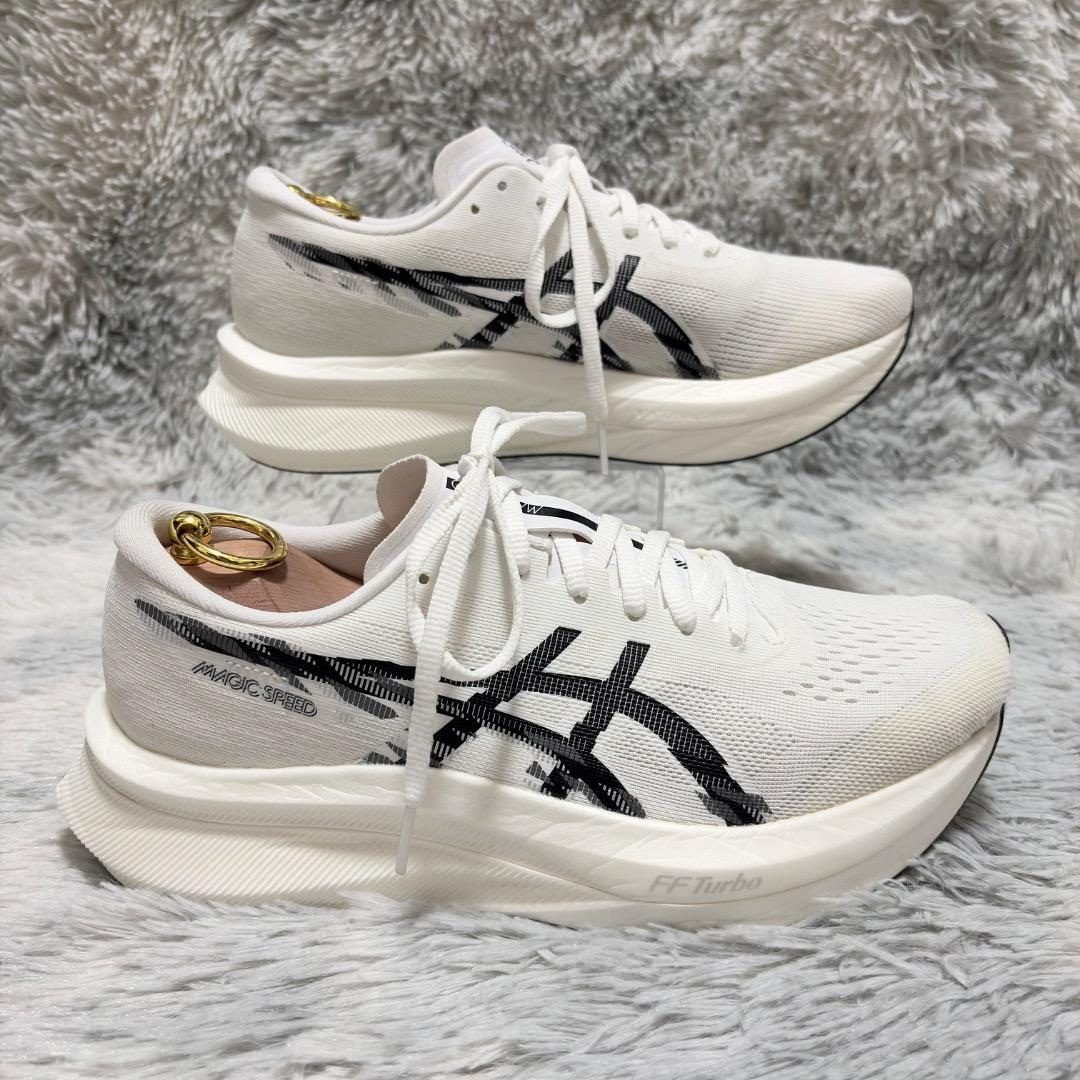美品✨asics MAGIC SPEED 4 26.0 ランニングシューズ 白