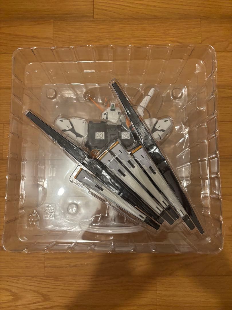 あ*ん様 【ほぼ新品】機動戦士ガンダム一番くじA賞B賞セット