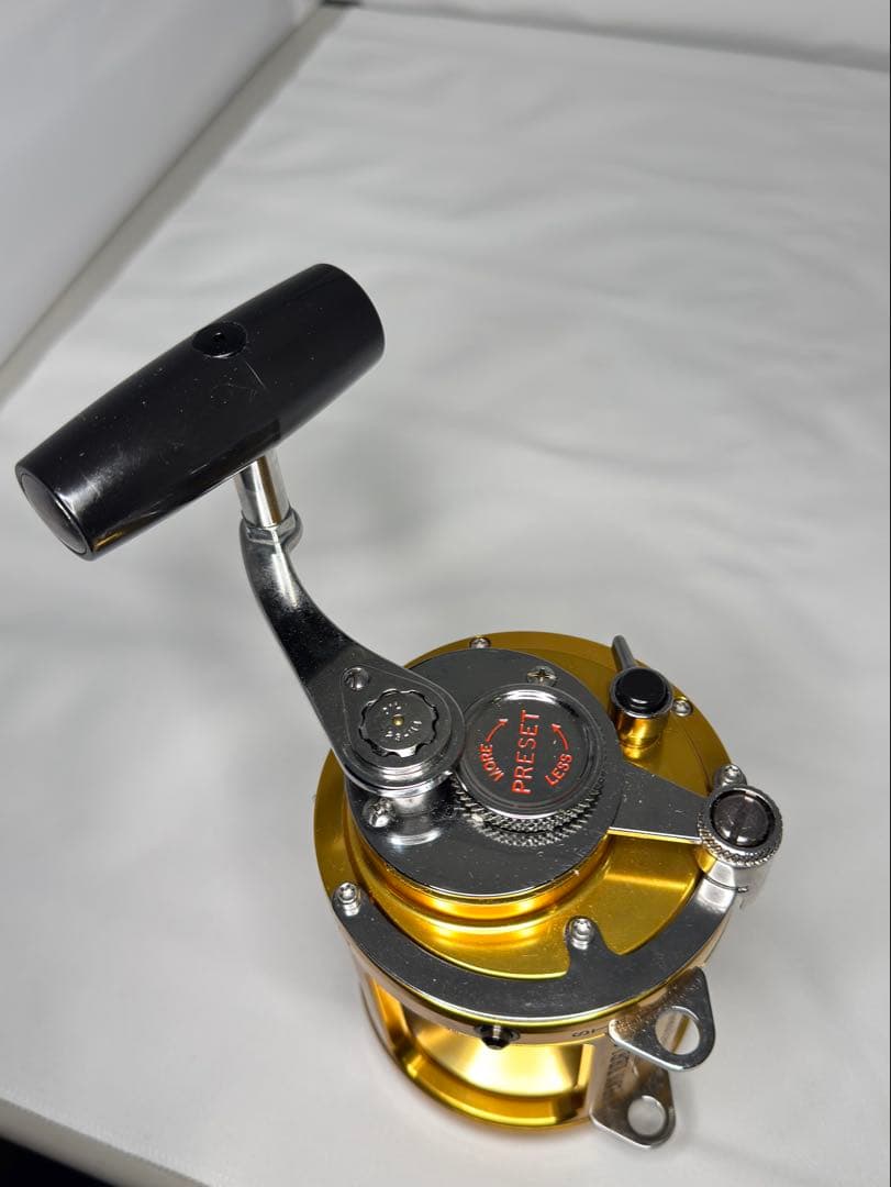 未使用PENN International II 30TWトローリング両軸リール