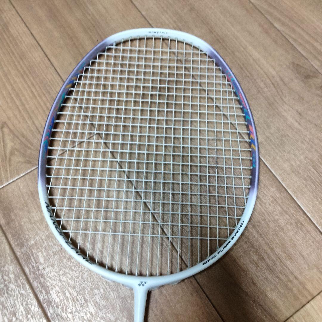 【美品】YONEX　4U5　 NANOFLARE200 バドミントンラケット