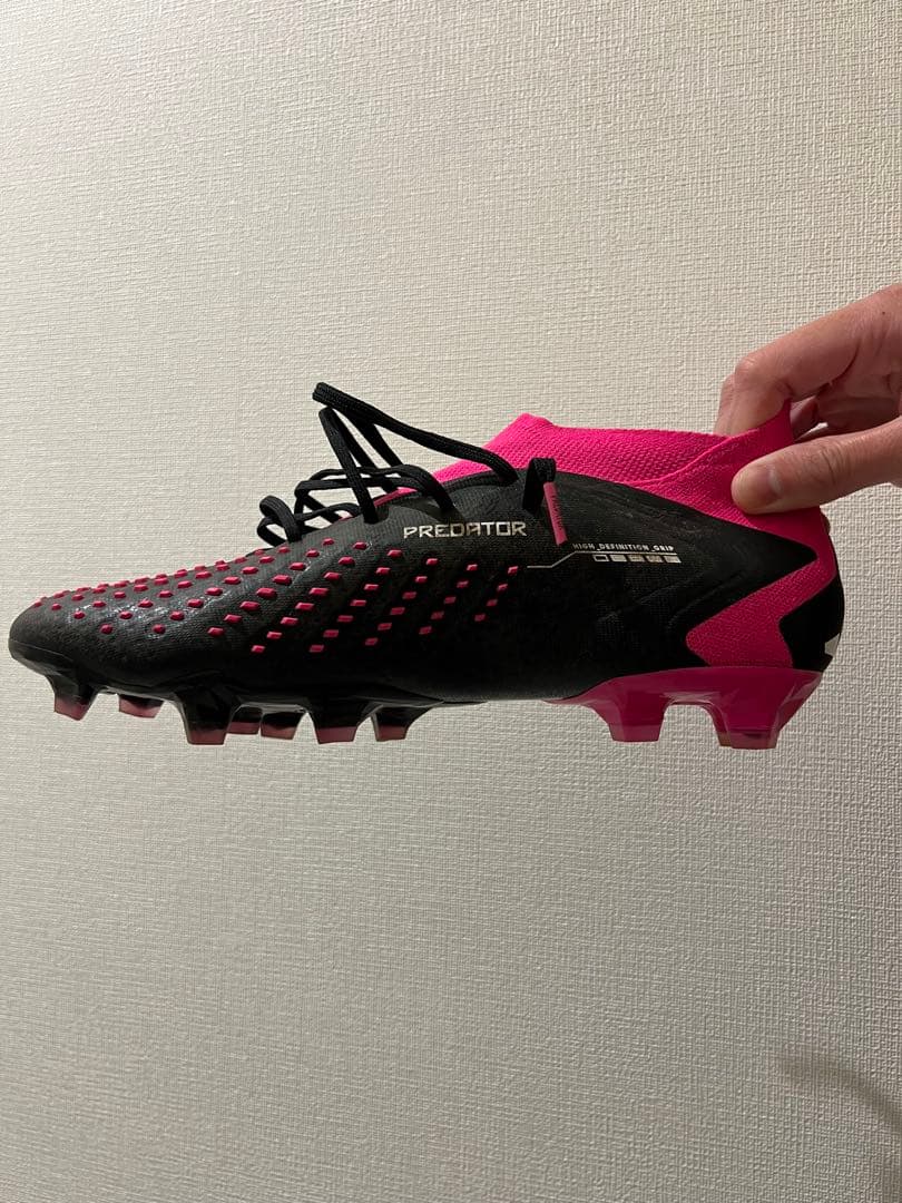 adidas Predator サッカーシューズ 黒/ピンク